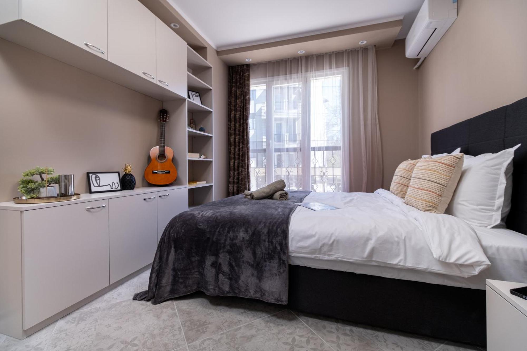Modern & Elegant Center *